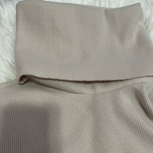 Revolve L’academie sweater size xsmall - Picture 4 of 4